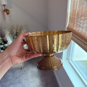 Elegant Gold Decorative Bowl